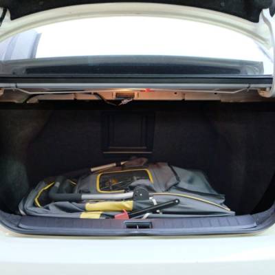 InnoPet Hercules Hundebuggy Fahrradanhänger im Kofferraum