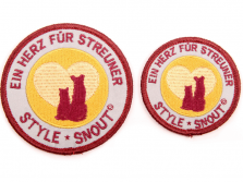 StyleSnout® Patch it Sticker Ein Herz für Streuner für Hundegeschirr